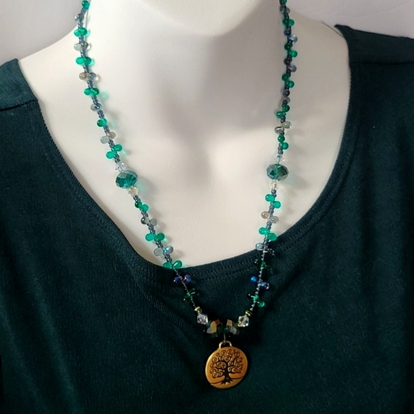 Tree of Life Pendant Green Glass Beaded Necklace - Picture 9 of 14